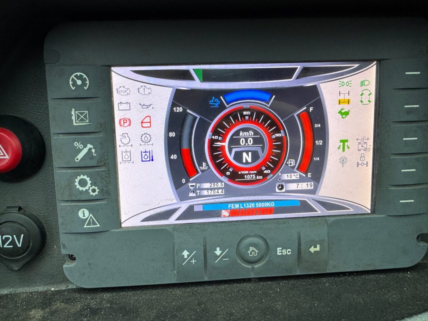 93312895 2215 4C9B A826 7DC7F9C7AE1F